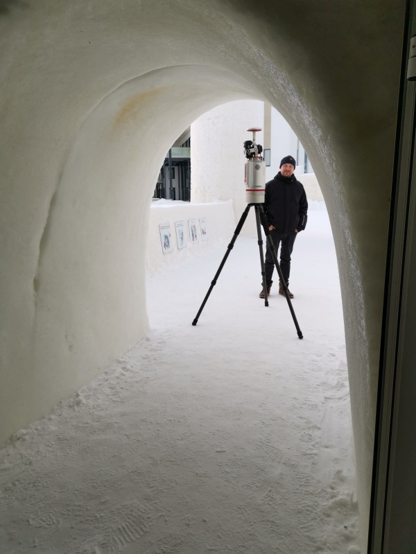 Maalaserskanneri lumilinnassa