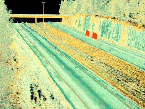 Kallioleikkaus ja tie pistepilviesityksenä